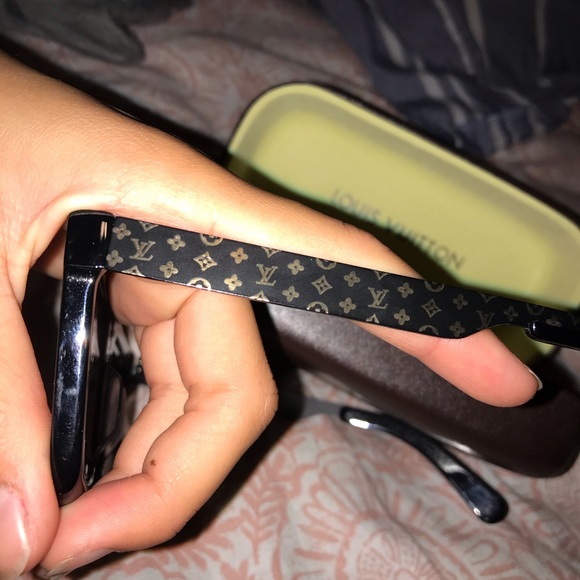 louis vuitton sunglasses - Picture 3 of 3